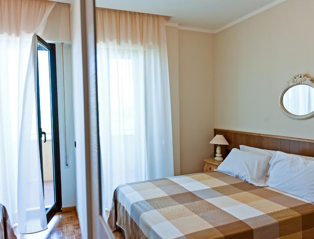 Hotel Ambassador