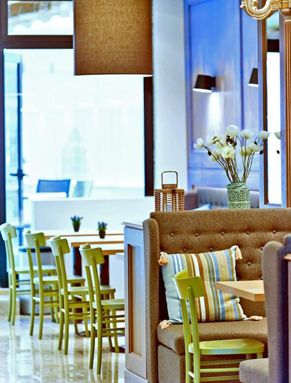 Ambassador Hotel 3*